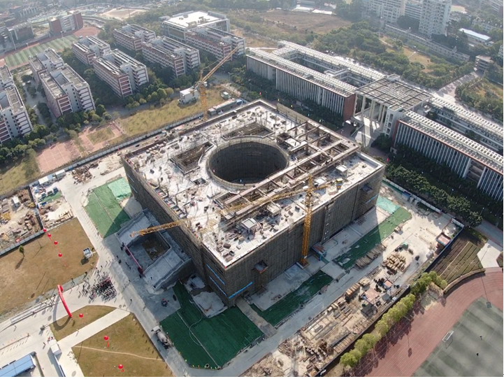 广东金融现场实物图.png